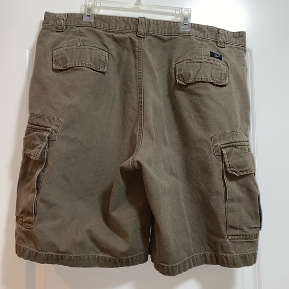 Men’s brown cargo shorts - Picture 2 of 2
